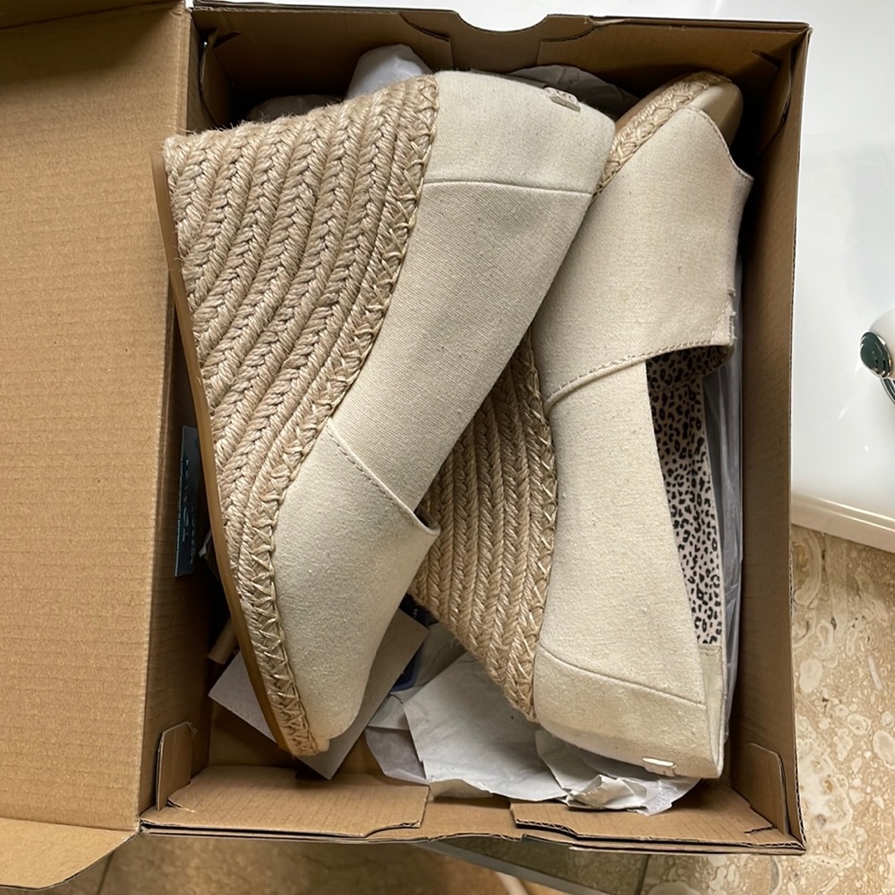 Tom’s Michelle Size 8